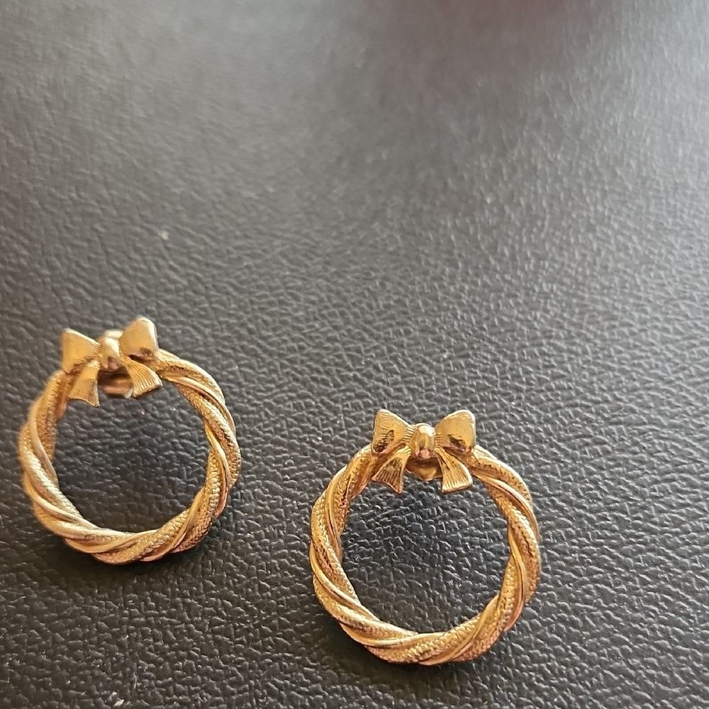 Elegant Gold Bow Earrings